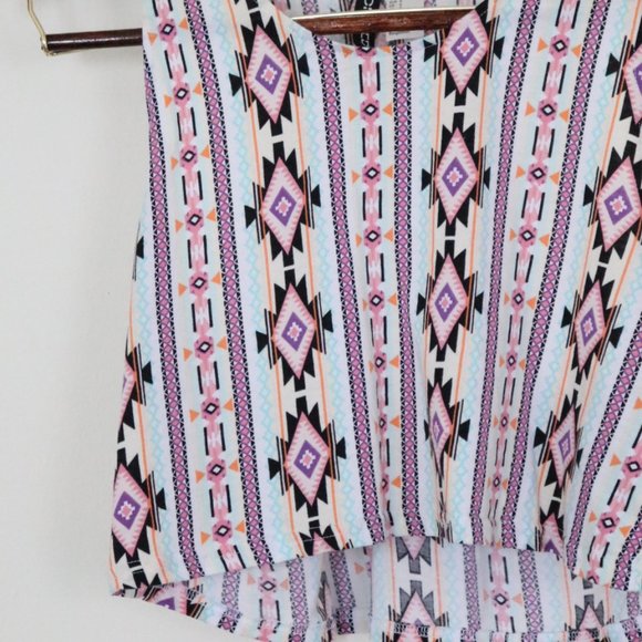 H&M Short Tribal, Aztec Shirt - Picture 2 of 7